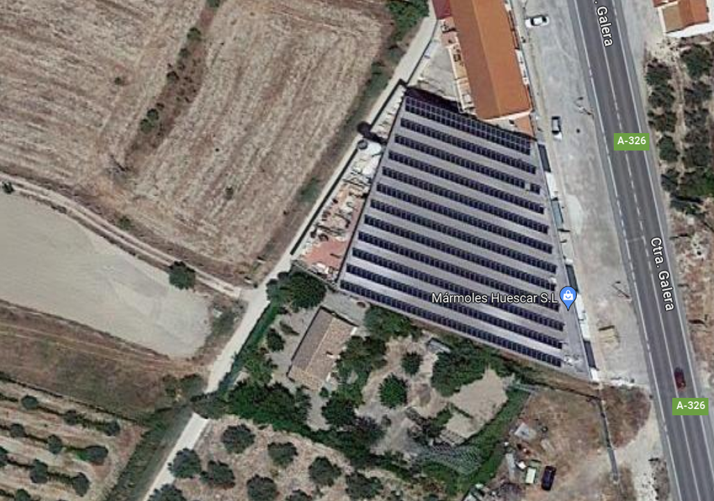 Instalación fotovoltaica vista desde el satélite de Google